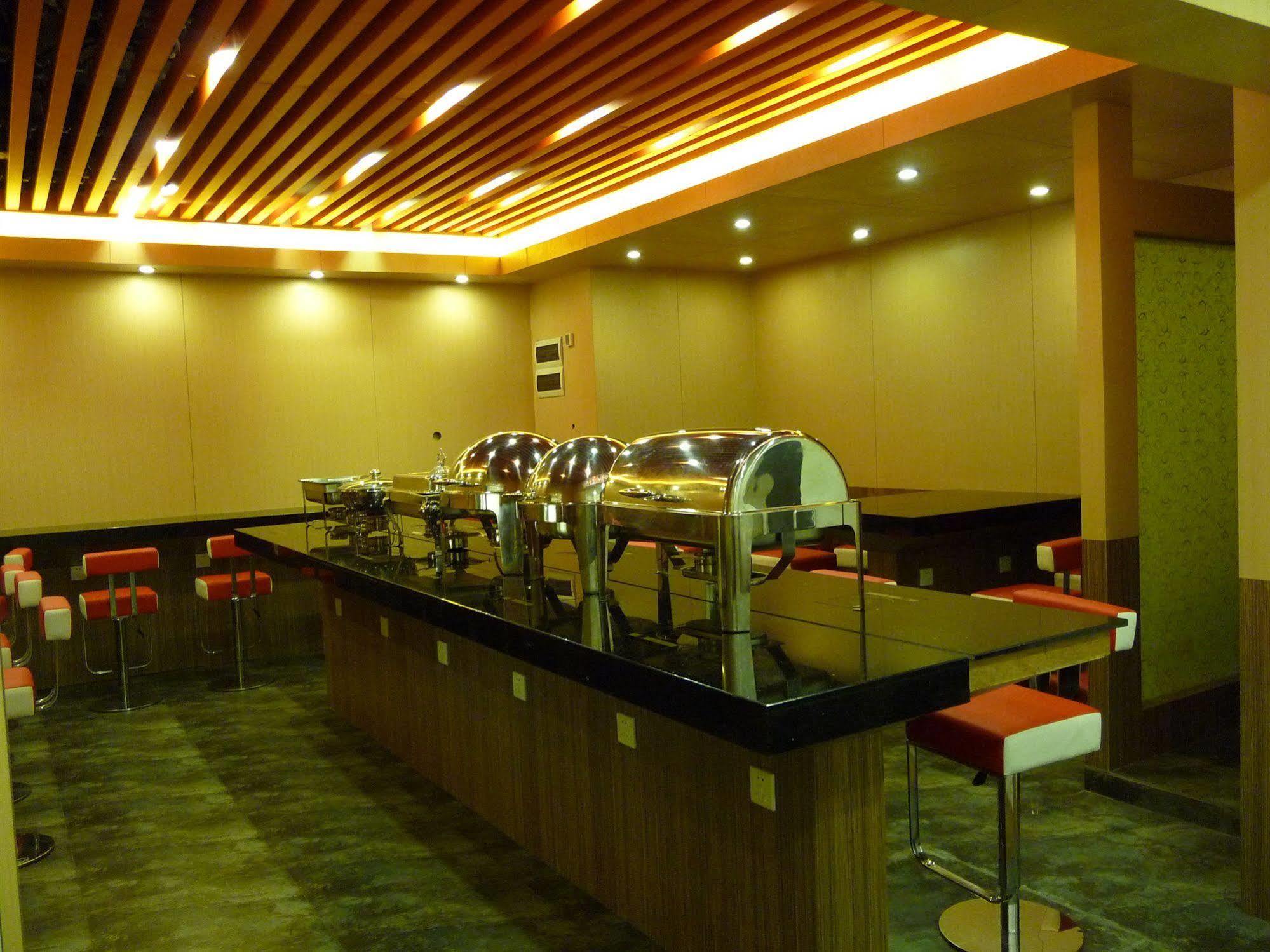Super 8 Guangzhou Railyway Station 호텔 외부 사진